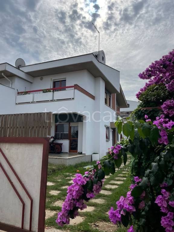 casa indipendente in vendita ad Anzio in zona Villa Claudia