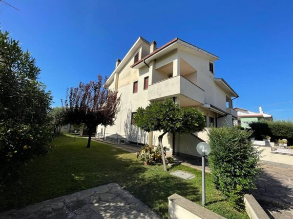 casa indipendente in vendita ad Anzio in zona Stazione
