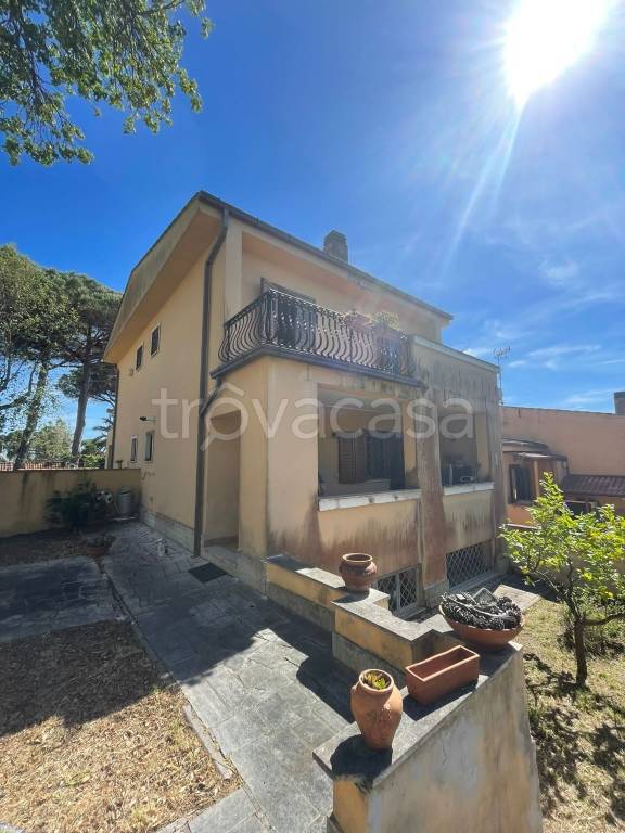 casa indipendente in vendita ad Anzio in zona Villa Claudia