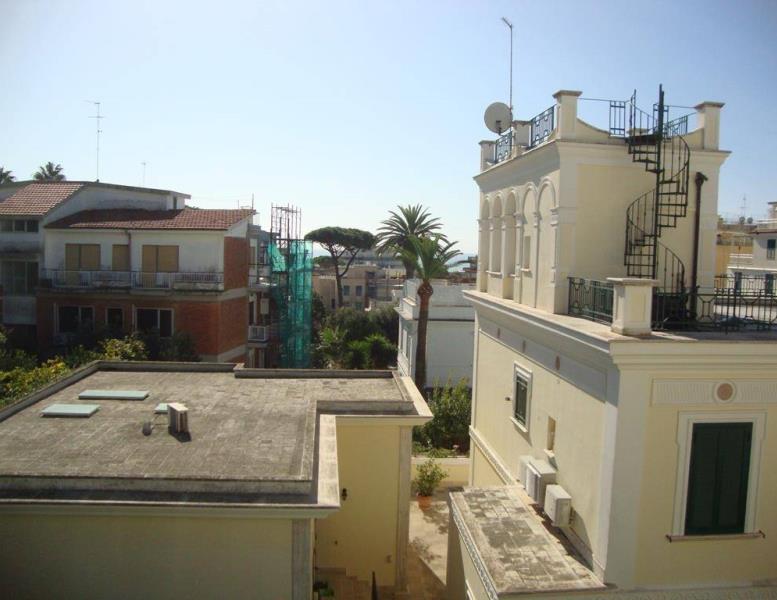 appartamento in vendita ad Anzio in zona Mare