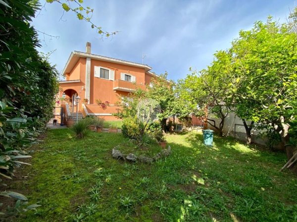 casa indipendente in vendita ad Anzio