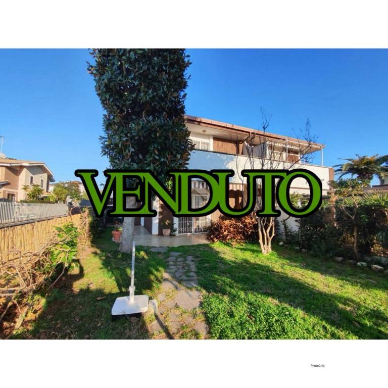 casa indipendente in vendita ad Anzio in zona Mare