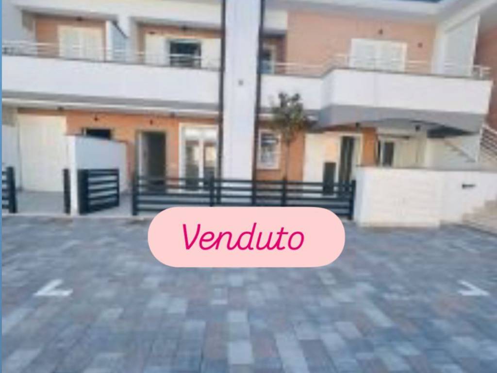 appartamento in vendita ad Anzio in zona Mare