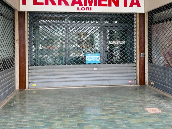 negozio in vendita ad Anzio in zona Mare