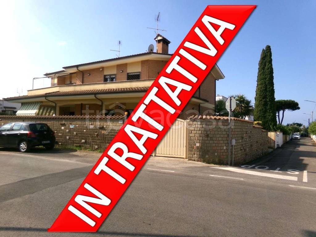 casa indipendente in vendita ad Anzio in zona Stazione