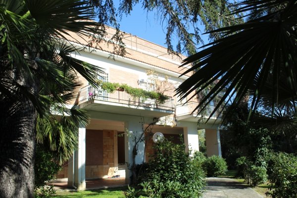 appartamento in vendita ad Anzio in zona Villa Claudia