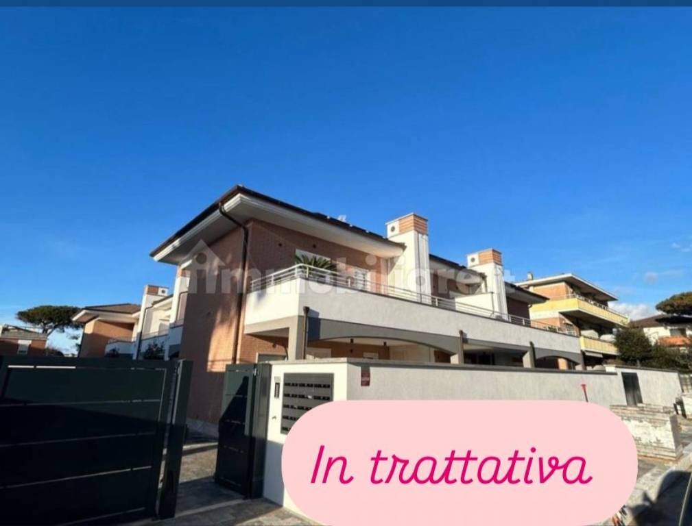 appartamento in vendita ad Anzio in zona Mare