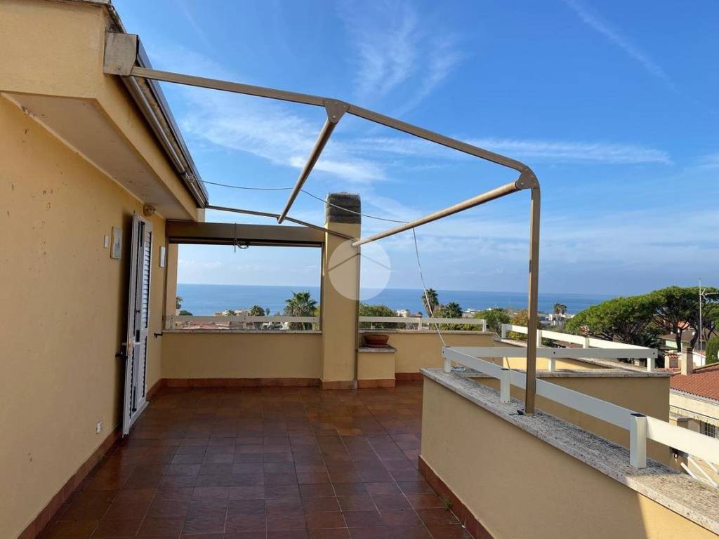appartamento in vendita ad Anzio in zona Lido delle Sirene