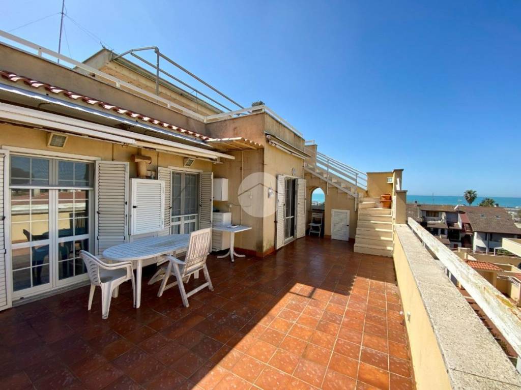 appartamento in vendita ad Anzio in zona Lido delle Sirene