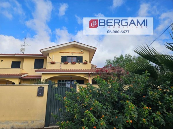 casa indipendente in vendita ad Anzio