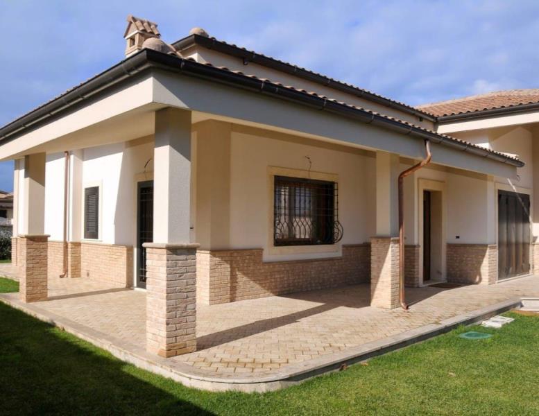 casa indipendente in vendita ad Anzio