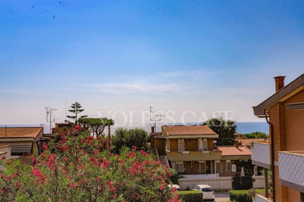 appartamento in vendita ad Anzio in zona Villa Claudia