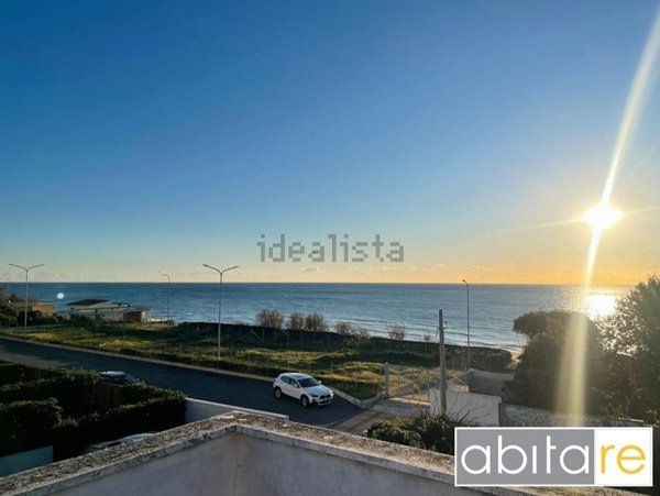 casa indipendente in vendita ad Anzio in zona Mare