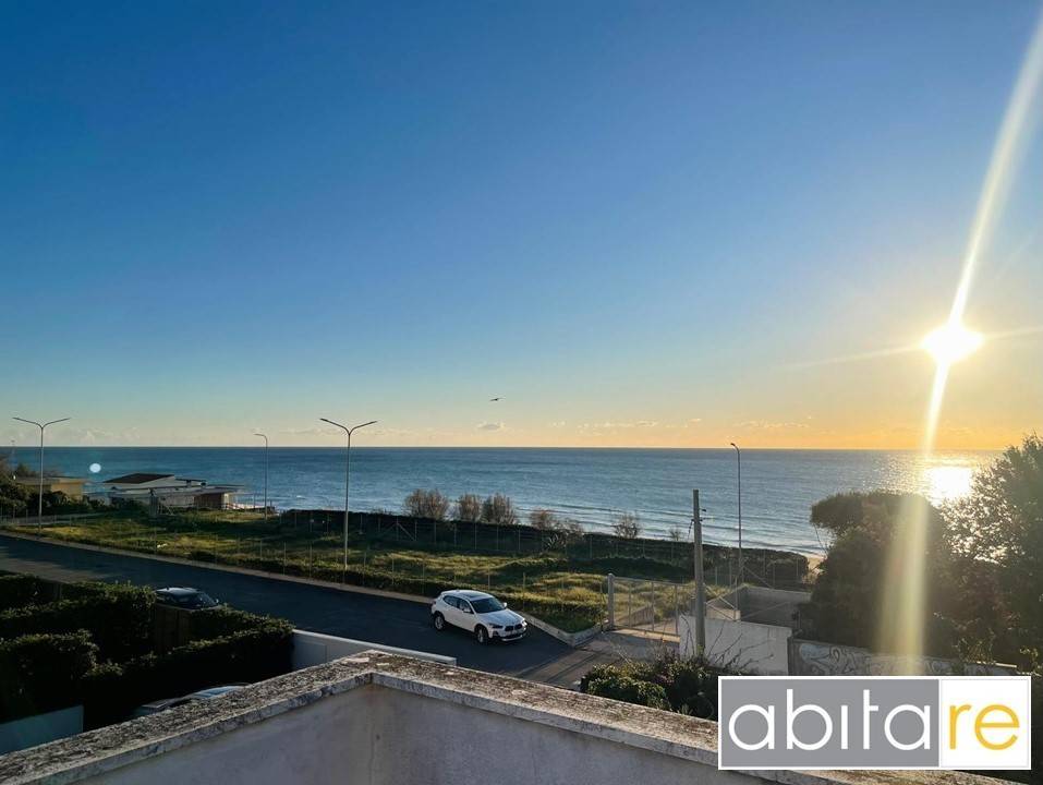 casa indipendente in vendita ad Anzio in zona Mare
