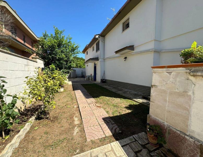 casa indipendente in vendita ad Anzio in zona Mare