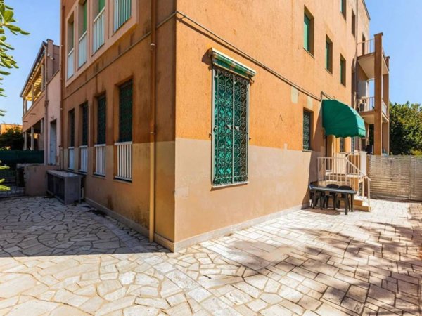 appartamento in vendita ad Anzio in zona Mare