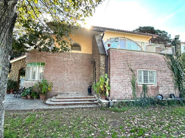 casa indipendente in vendita ad Anzio in zona Villa Claudia