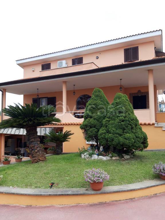 casa indipendente in vendita ad Anzio in zona Stazione