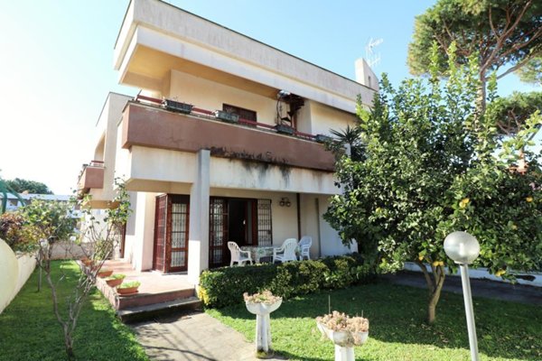 casa indipendente in vendita ad Anzio in zona Mare