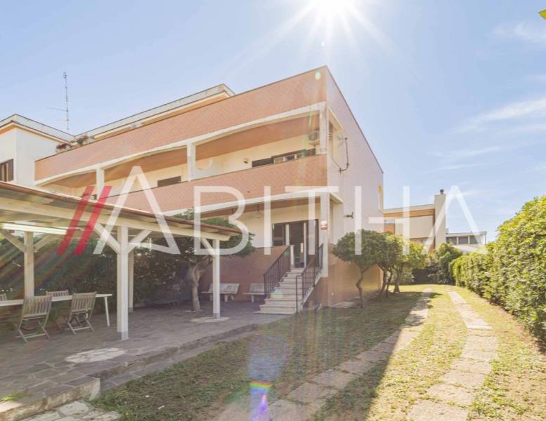 casa indipendente in vendita ad Anzio in zona Mare