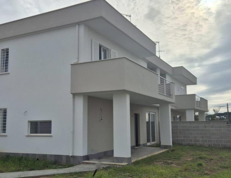 casa indipendente in vendita ad Anzio in zona Mare