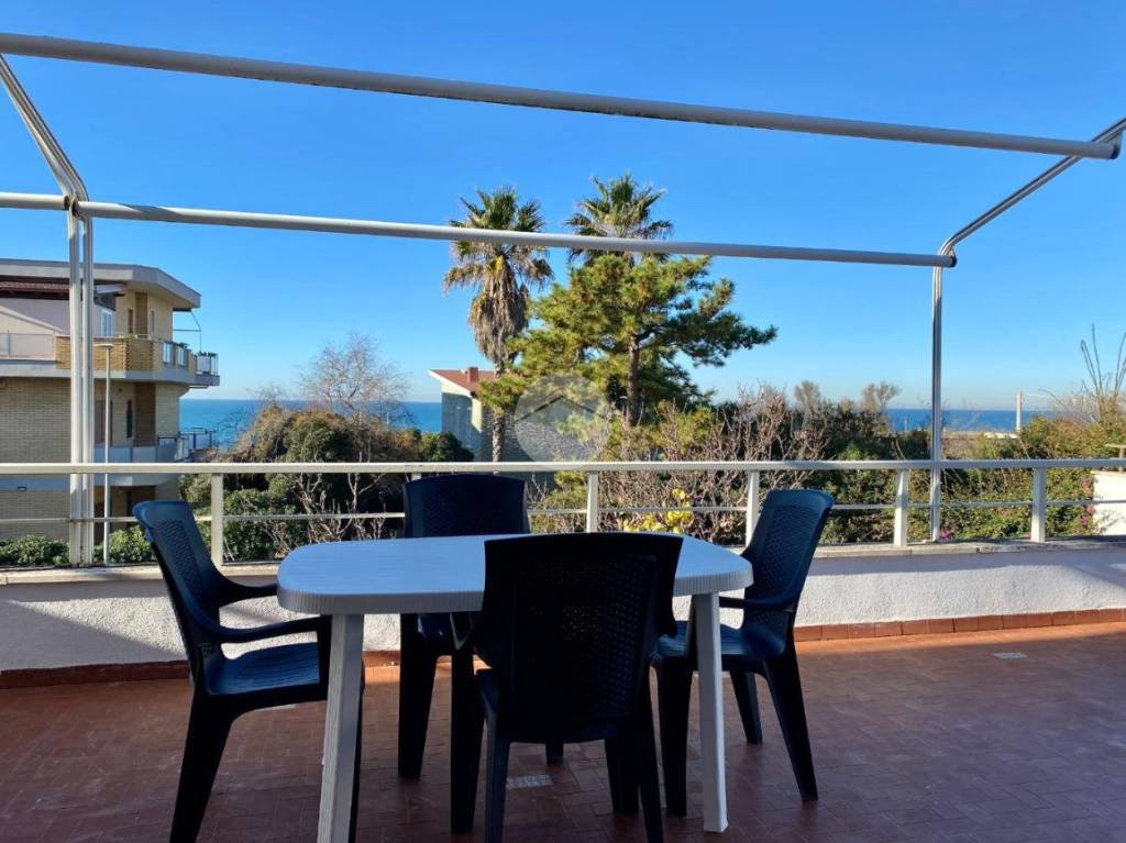appartamento in vendita ad Anzio in zona Lido delle Sirene