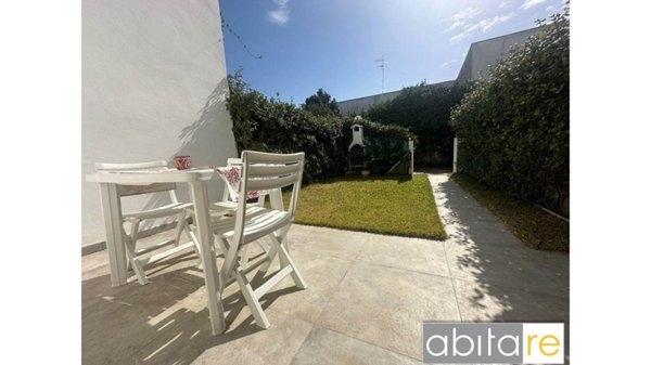 casa indipendente in vendita ad Anzio in zona Mare