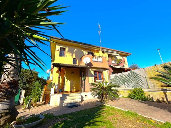 casa indipendente in vendita ad Anzio in zona Villa Claudia