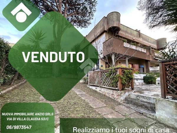 appartamento in vendita ad Anzio in zona Villa Claudia