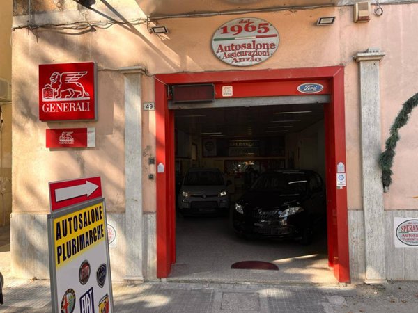 negozio in vendita ad Anzio in zona Marechiaro