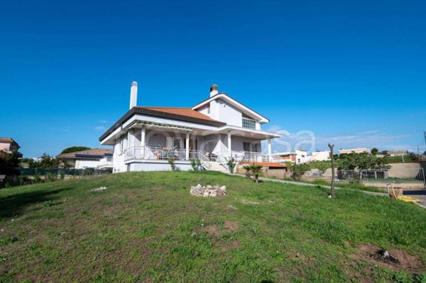 casa indipendente in vendita ad Anzio in zona Villa Claudia