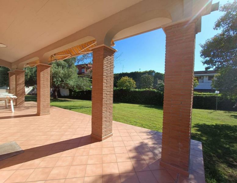 casa indipendente in vendita ad Anzio in zona Villa Claudia