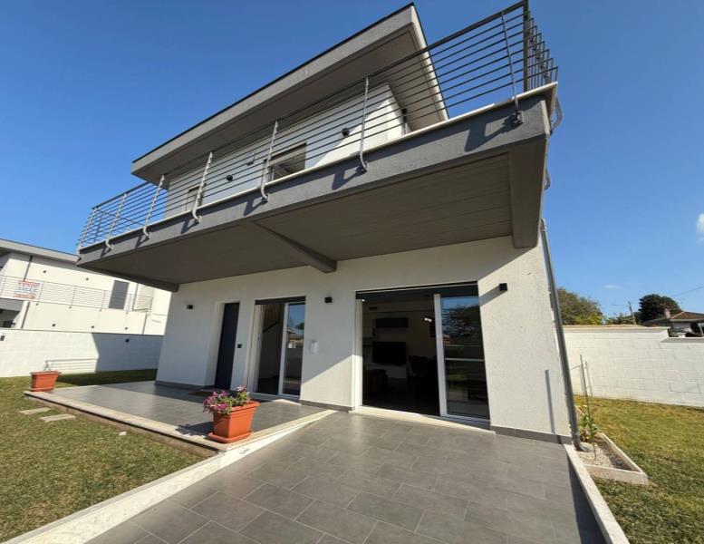 casa indipendente in vendita ad Anzio in zona Mare