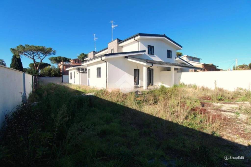casa indipendente in vendita ad Anzio in zona Lido dei Pini