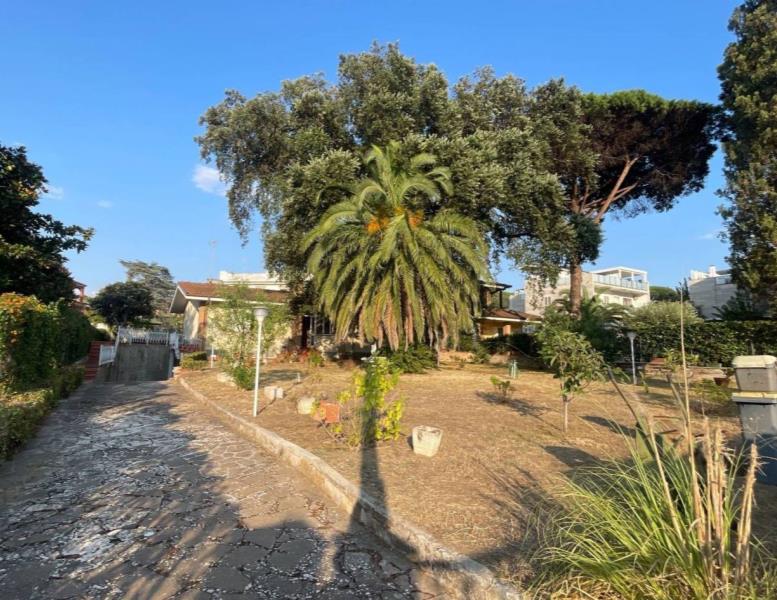 casa indipendente in vendita ad Anzio in zona Mare