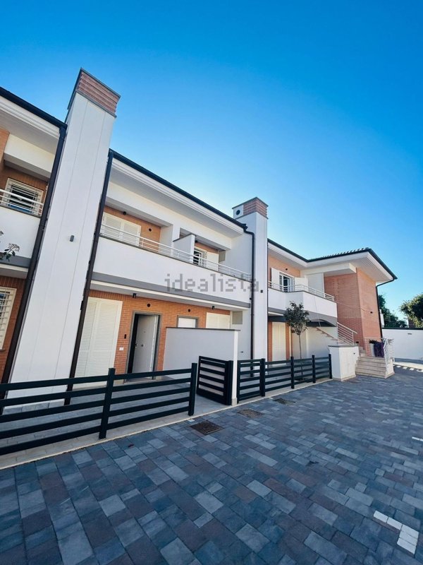 appartamento in vendita ad Anzio in zona Mare