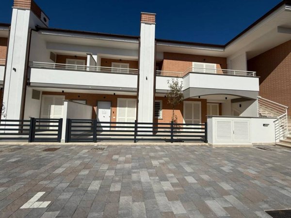 appartamento in vendita ad Anzio in zona Mare