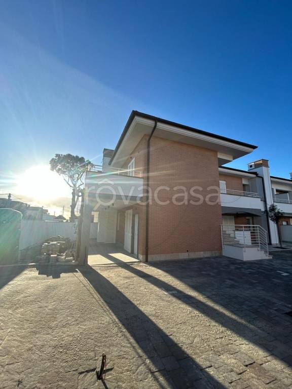 appartamento in vendita ad Anzio in zona Mare
