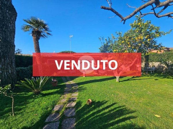 casa indipendente in vendita ad Anzio in zona Lido dei Pini