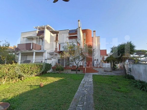 casa indipendente in vendita ad Anzio in zona Mare