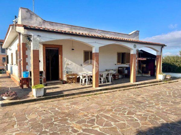 casa indipendente in vendita ad Anzio in zona Mare