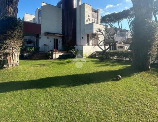 casa indipendente in vendita ad Anzio in zona Mare
