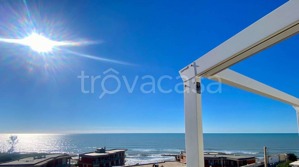 appartamento in vendita ad Anzio in zona Mare