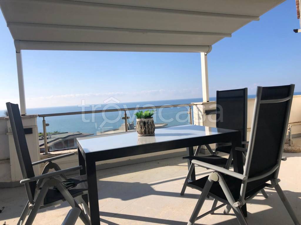 appartamento in vendita ad Anzio in zona Mare