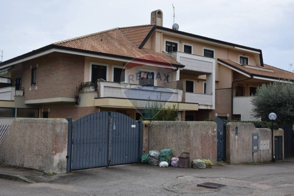 casa indipendente in vendita ad Anzio