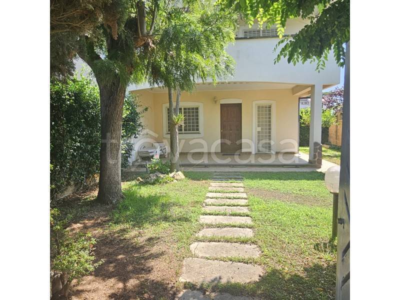 casa indipendente in vendita ad Anzio in zona Villa Claudia