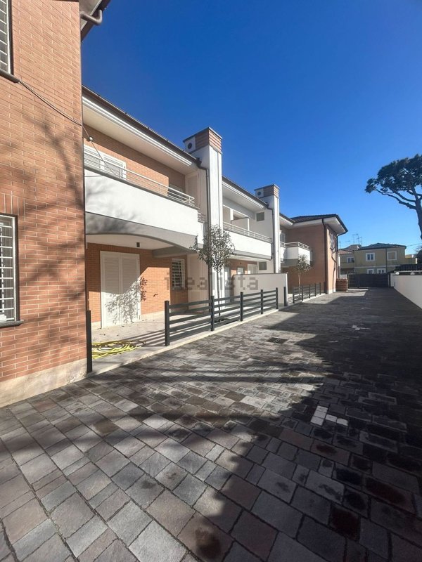 appartamento in vendita ad Anzio in zona Mare