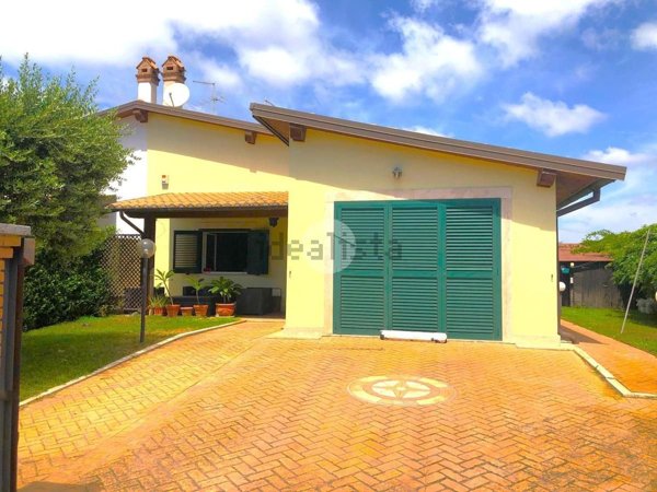 casa indipendente in vendita ad Anzio in zona Villa Claudia