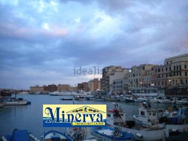 locale commerciale in vendita ad Anzio
