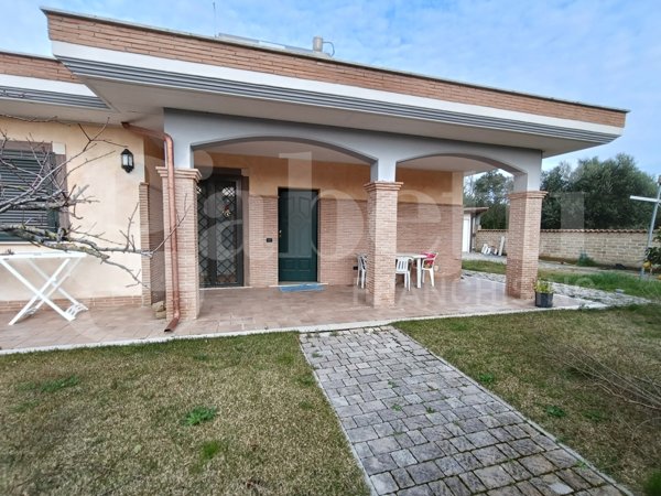 casa indipendente in vendita ad Anzio in zona Mare